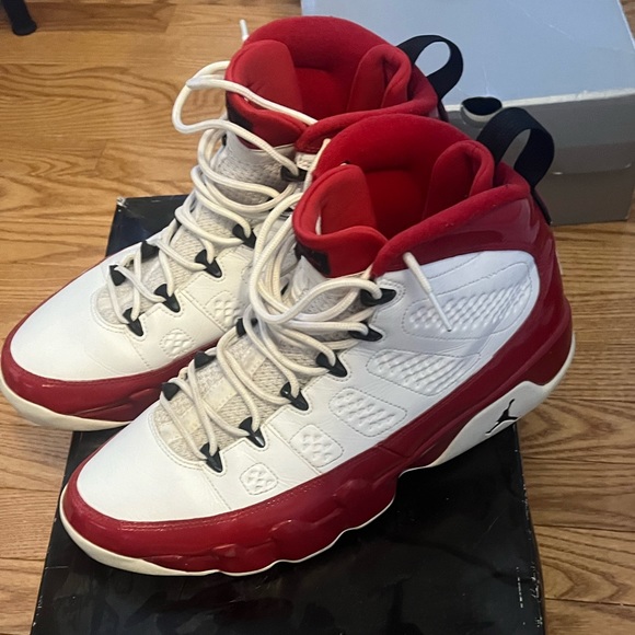 Retro Jordan 9 Gym Red - Picture 4 of 8